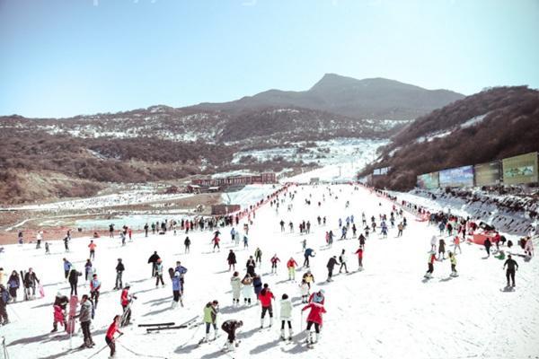 四川滑雪哪里比较好 四川滑雪性价比最高的地方-第4张图片-国内旅游_国外旅游_门票预订_露营骑行_酒店民宿_旅游攻略_美食资讯,_车票机票购买_众乐乐旅游网