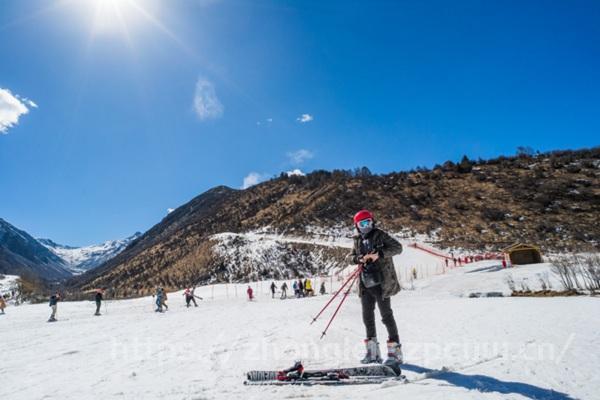 四川滑雪哪里比较好 四川滑雪性价比最高的地方-第8张图片-国内旅游_国外旅游_门票预订_露营骑行_酒店民宿_旅游攻略_美食资讯,_车票机票购买_众乐乐旅游网