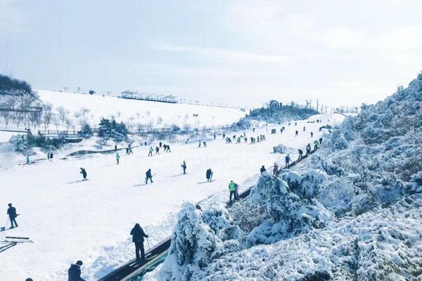 南京哪里能滑雪 南京附近哪里有滑雪的地方